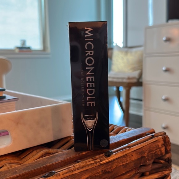 NIB. Beauty ORA Microneedle Face Roller System 0.25mm - Picture 2 of 3